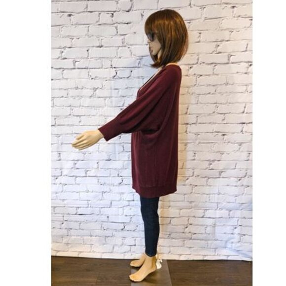 NEW YORK & COMPANY, Burgundy pullover v-neck tunic sweater - Picture 7 of 9